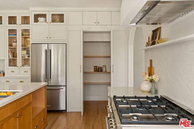 827 Lorraine Boulevard, Los Angeles, CA 90005