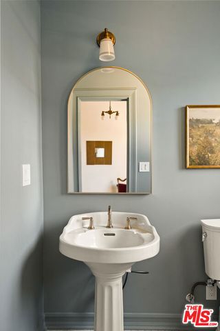 827 Lorraine Boulevard, Los Angeles, CA 90005