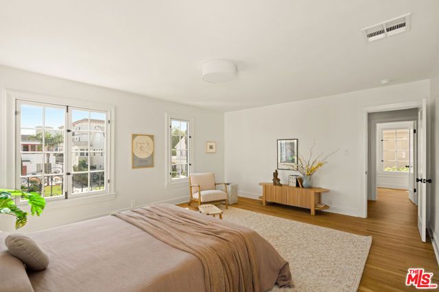 827 Lorraine Boulevard, Los Angeles, CA 90005