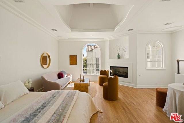 827 Lorraine Boulevard, Los Angeles, CA 90005