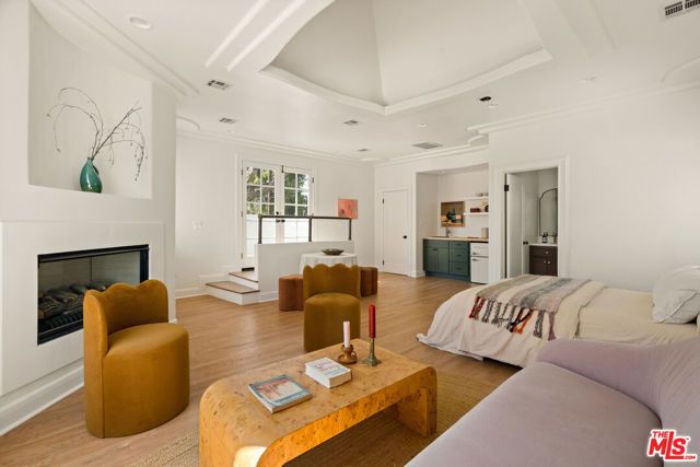 827 Lorraine Boulevard, Los Angeles, CA 90005