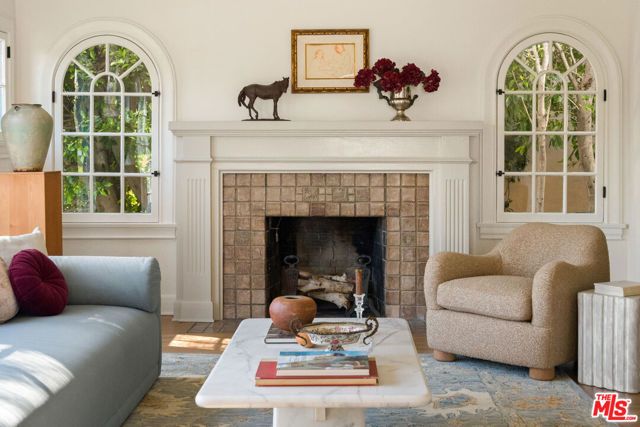 827 Lorraine Boulevard, Los Angeles, CA 90005