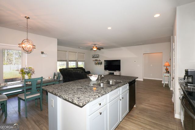 165 Woodpecker Pte, Danielsville, GA 30633