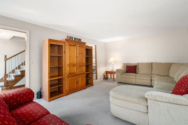 119 Pineridge Drive, Westfield, MA 01085