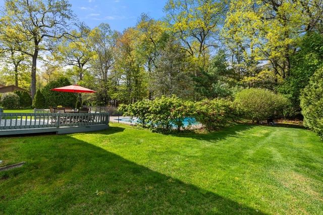 119 Pineridge Drive, Westfield, MA 01085