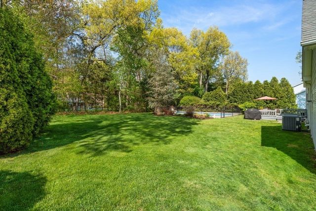 119 Pineridge Drive, Westfield, MA 01085