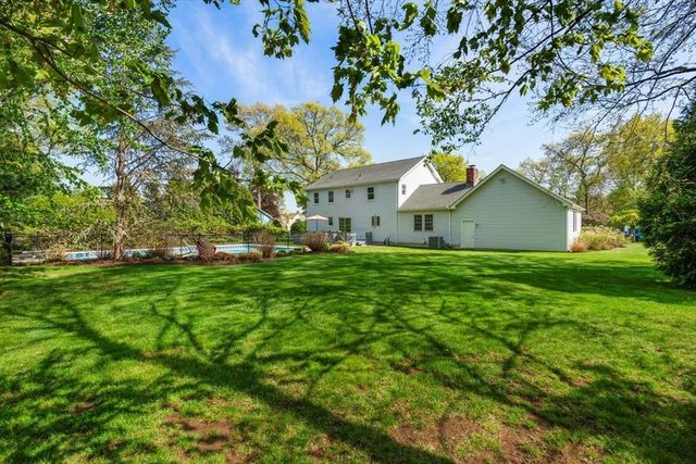 119 Pineridge Drive, Westfield, MA 01085