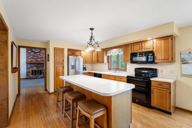 119 Pineridge Drive, Westfield, MA 01085
