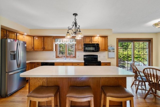119 Pineridge Drive, Westfield, MA 01085