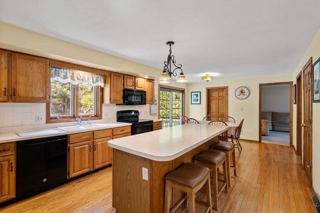 119 Pineridge Drive, Westfield, MA 01085