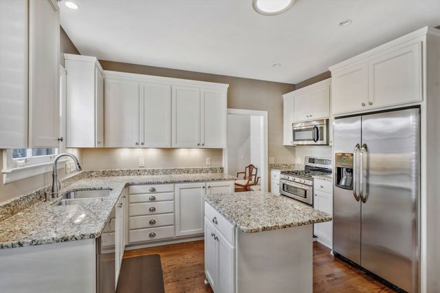 105 Longwood Pl, Nashville, TN 37215