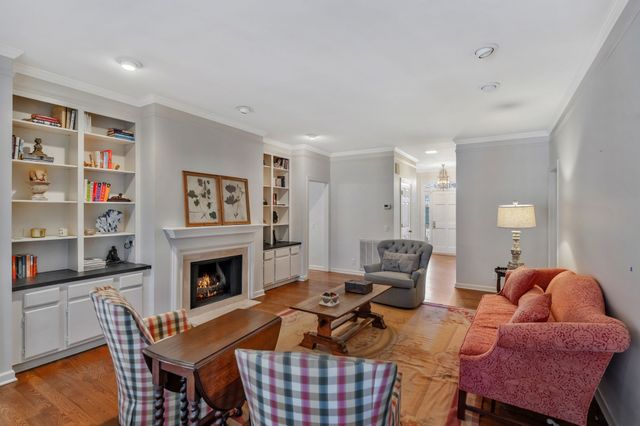 105 Longwood Pl, Nashville, TN 37215