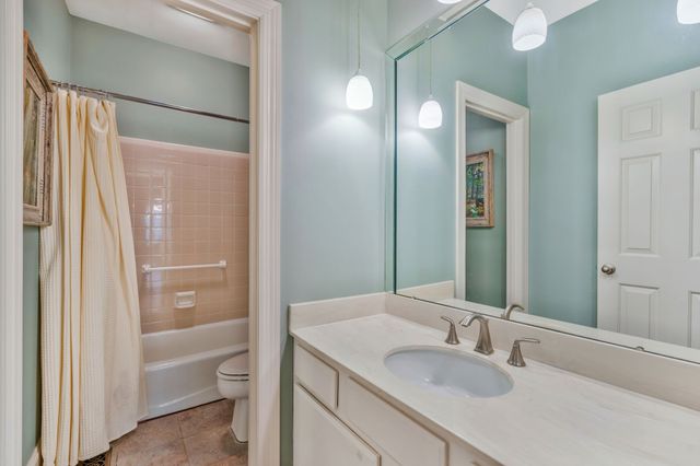 105 Longwood Pl, Nashville, TN 37215