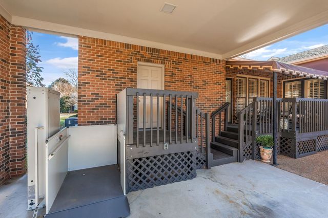 105 Longwood Pl, Nashville, TN 37215