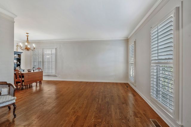 105 Longwood Pl, Nashville, TN 37215