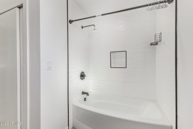 8051 W MARIPOSA Drive, Phoenix, AZ 85033