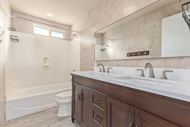 8051 W MARIPOSA Drive, Phoenix, AZ 85033