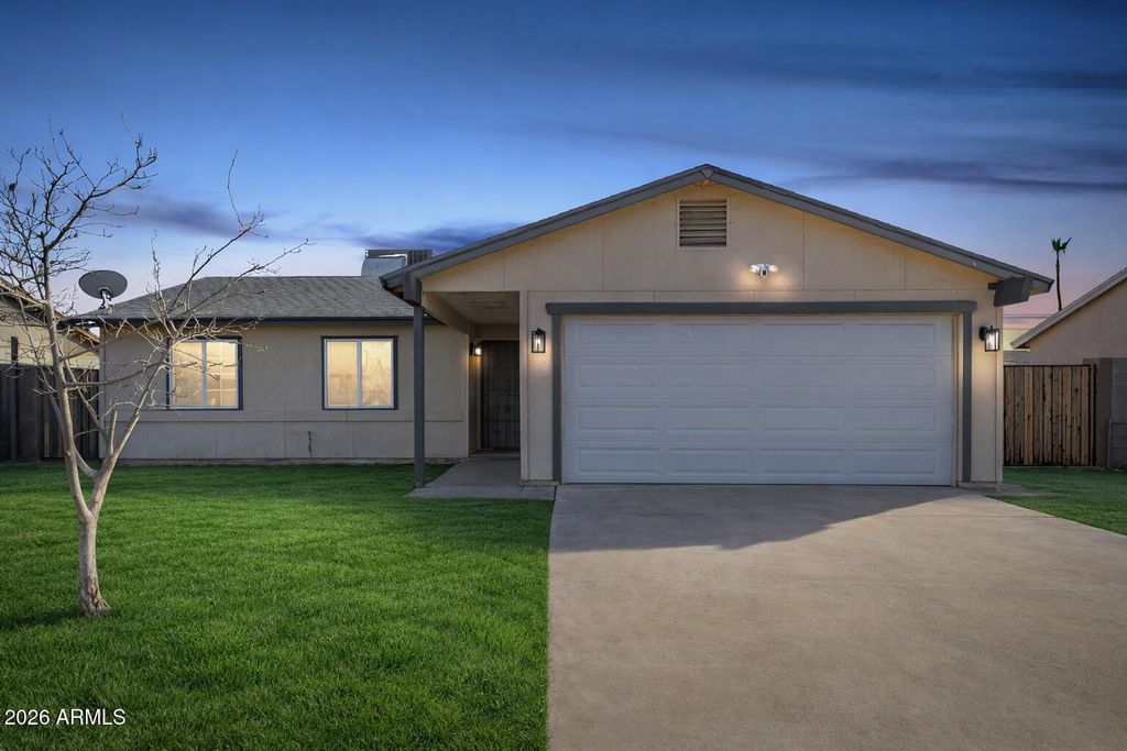 8051 W MARIPOSA Drive, Phoenix, AZ 85033