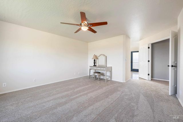 7657 Track Rd, Nampa, ID 83686