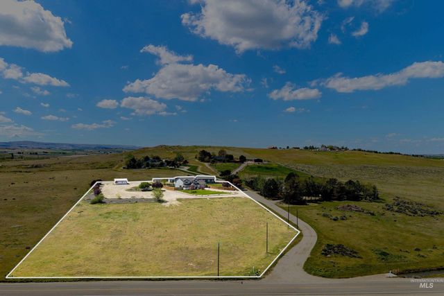 7657 Track Rd, Nampa, ID 83686