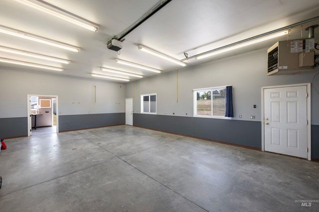 7657 Track Rd, Nampa, ID 83686