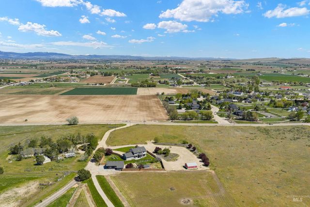 7657 Track Rd, Nampa, ID 83686