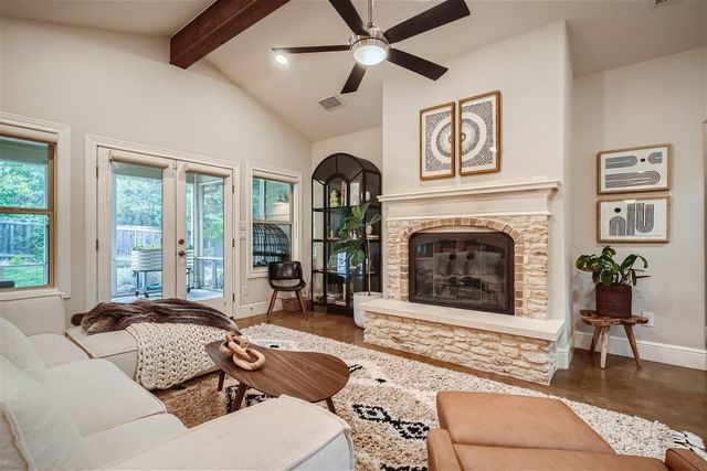 21825 Briarcliff DR, Spicewood, TX 78669