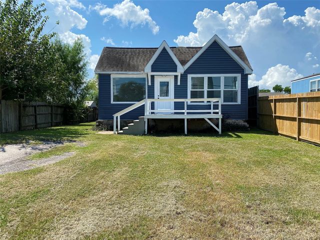 2371 Broadway Street E, San Leon, TX 77539