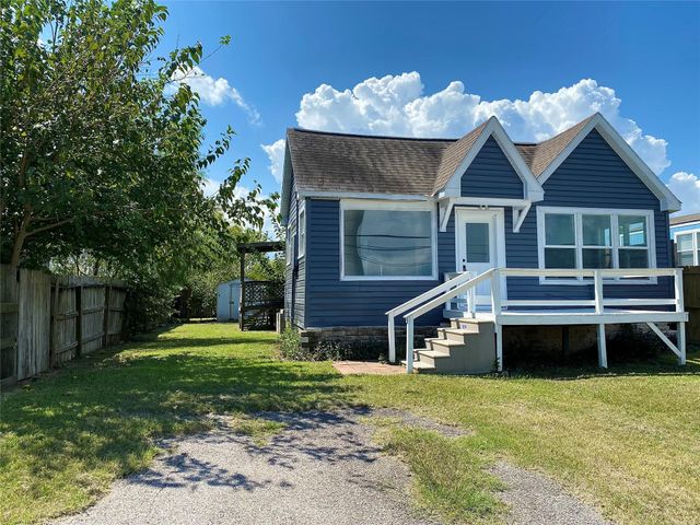 2371 Broadway Street E, San Leon, TX 77539