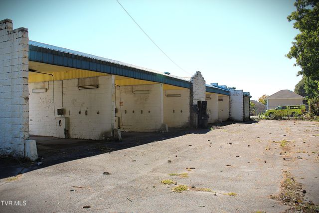 1708 Volunteer Parkway, Bristol, TN 37620