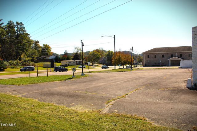 1708 Volunteer Parkway, Bristol, TN 37620