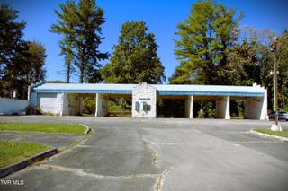 1708 Volunteer Parkway, Bristol, TN 37620