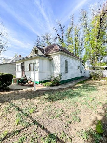 208 Lewis Ave, La Junta, CO 81050