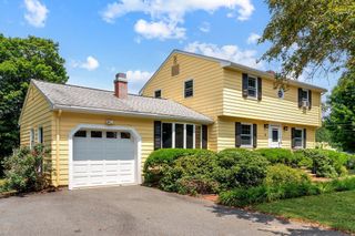 68 Dalton Rd, Concord, MA 01742