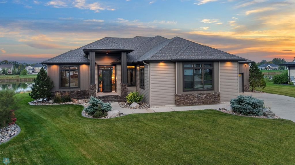 7342 15th Street S, Fargo, ND 58104