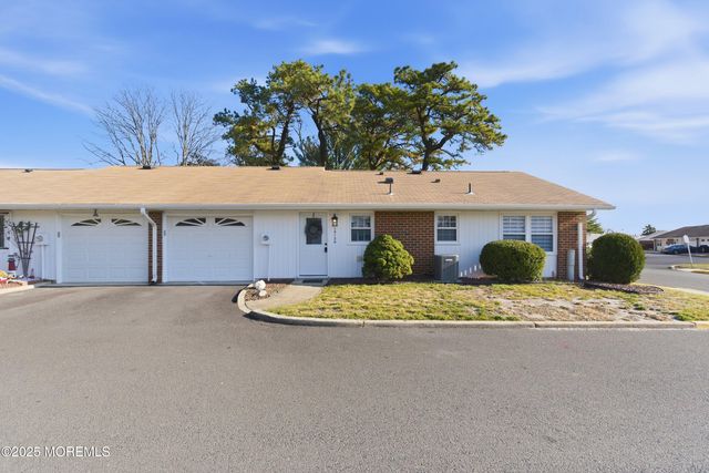 1015 Aberdeen Drive A, Lakewood, NJ 08701