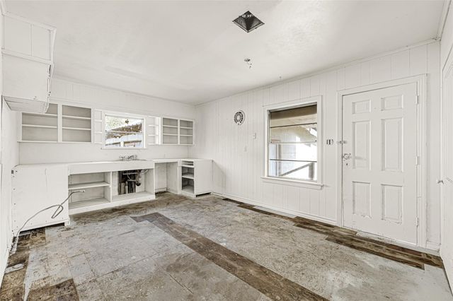 1202 N Roberson Street, Conroe, TX 77301