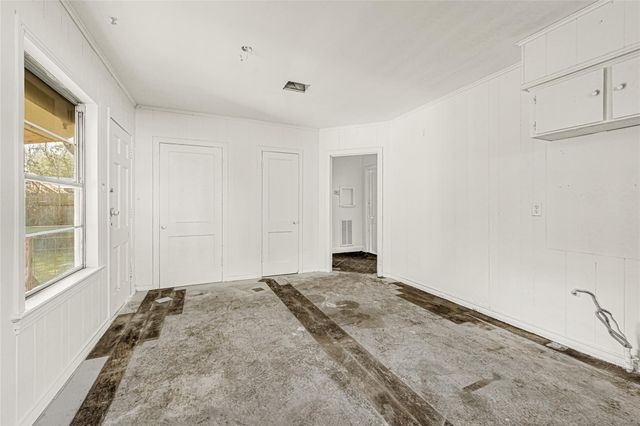 1202 N Roberson Street, Conroe, TX 77301