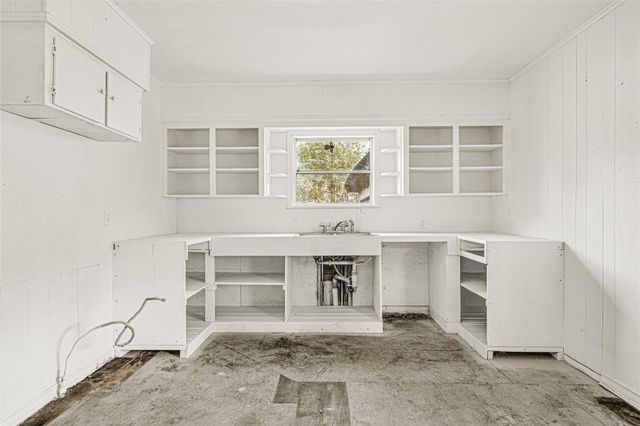 1202 N Roberson Street, Conroe, TX 77301