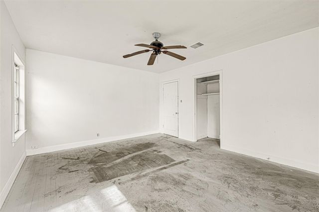 1202 N Roberson Street, Conroe, TX 77301