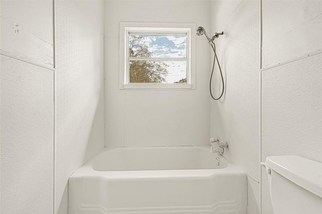 1202 N Roberson Street, Conroe, TX 77301