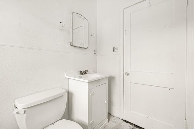 1202 N Roberson Street, Conroe, TX 77301