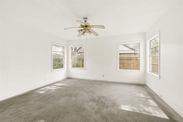 1202 N Roberson Street, Conroe, TX 77301