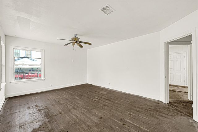 1202 N Roberson Street, Conroe, TX 77301