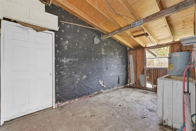 1202 N Roberson Street, Conroe, TX 77301