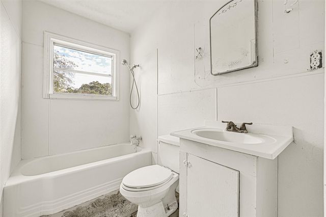 1202 N Roberson Street, Conroe, TX 77301