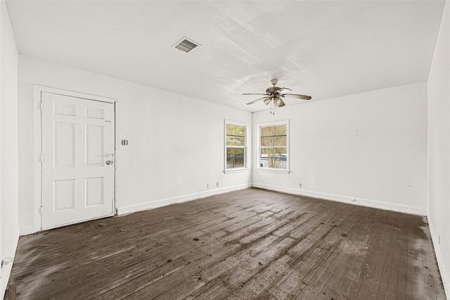 1202 N Roberson Street, Conroe, TX 77301