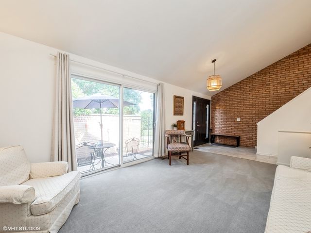 534 E Main Street, Barrington, IL 60010