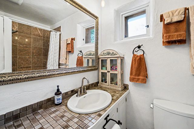 204 Alto Lane, Santa Fe, NM 87501