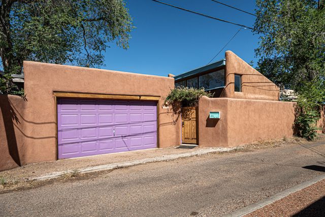 204 Alto Lane, Santa Fe, NM 87501